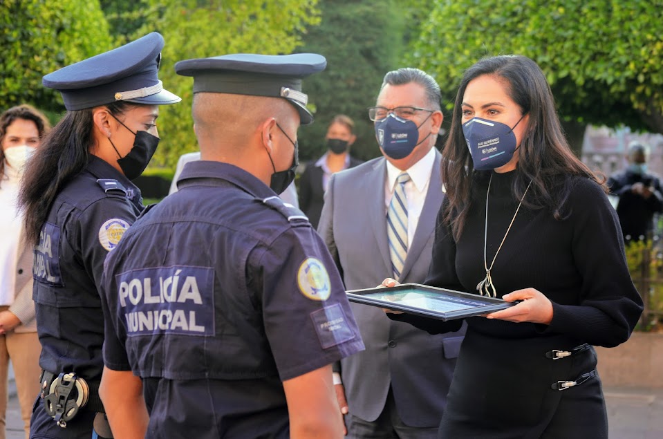 Soy de Leon Agentes Policía 4