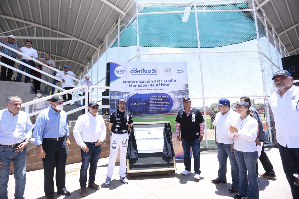 Tiene Romita estadio de béisbol renovado