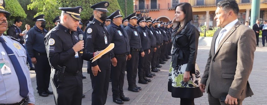 Defensor de la Democracia Hombres y mujeres Leon Gto Policias Alcaldesa Ale Gutierrez 2