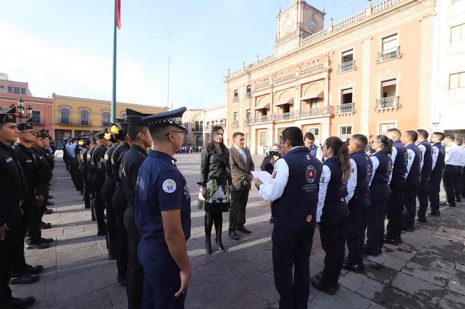 Defensor de la Democracia Hombres y mujeres Leon Gto Policias Alcaldesa Ale Gutierrez 7