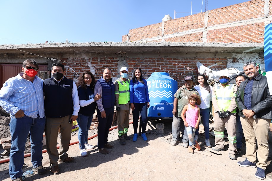 Llevan agua a 18 colonias irregulares Ale Gutierrez 4