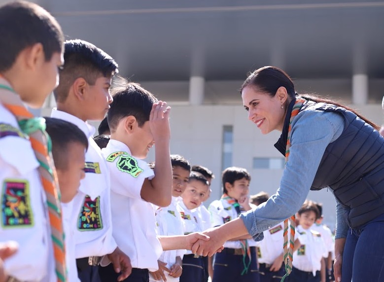 Reúnen juguetes para niños del Pediátrico 8