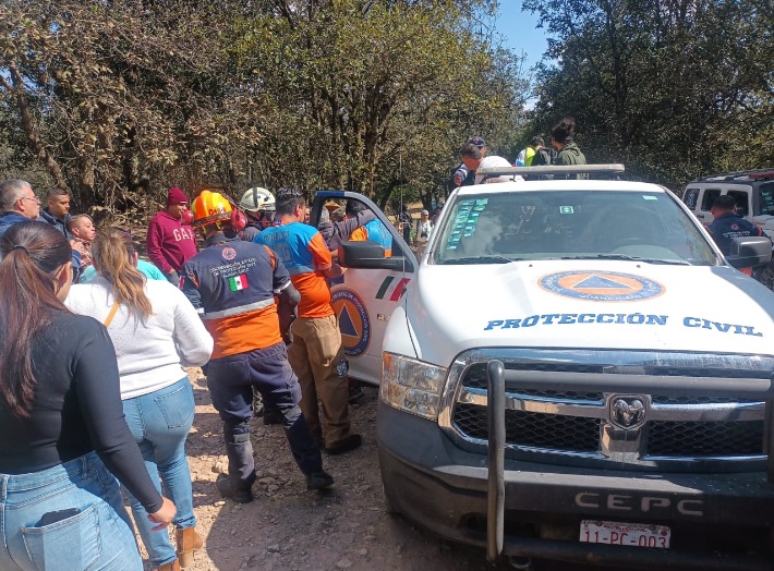 Rescatan a 3 en Sierra de Santa Rosa 6