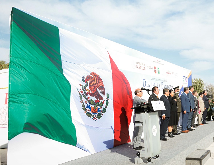 Representa Bandera Nacional fraternidad y solidaridad