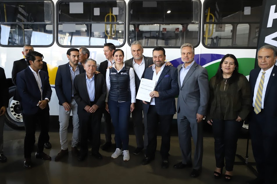 Anuncian más unidades de transporte público 2