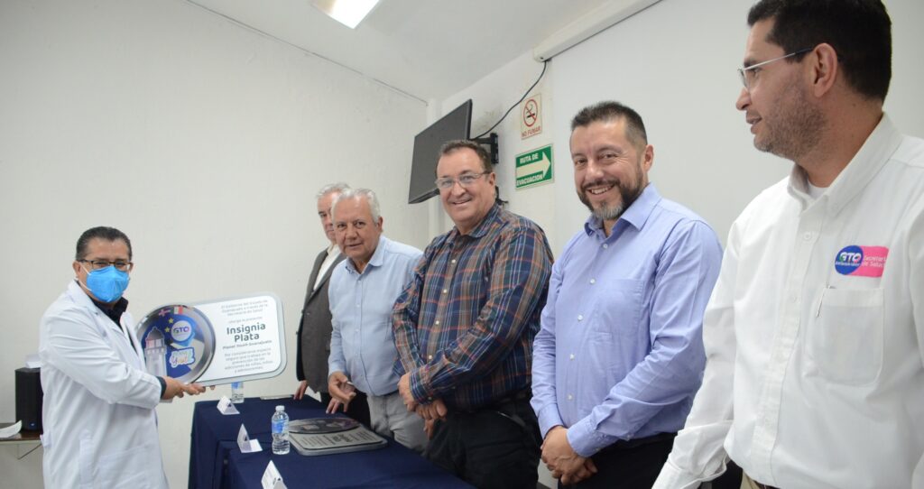 Reconocen a unidades de Sistema de Salud Gto 2