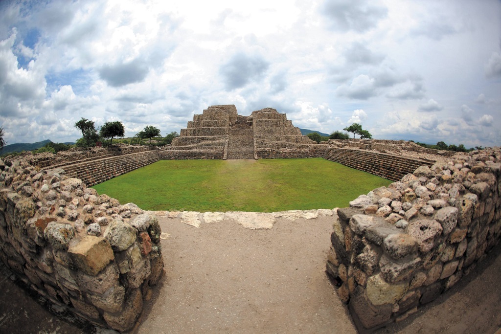 Esperan zonas arqueológicas a visitantes