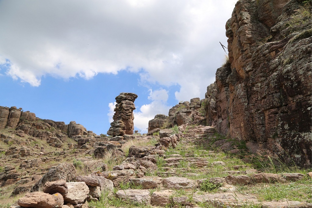 Esperan zonas arqueológicas a visitantes