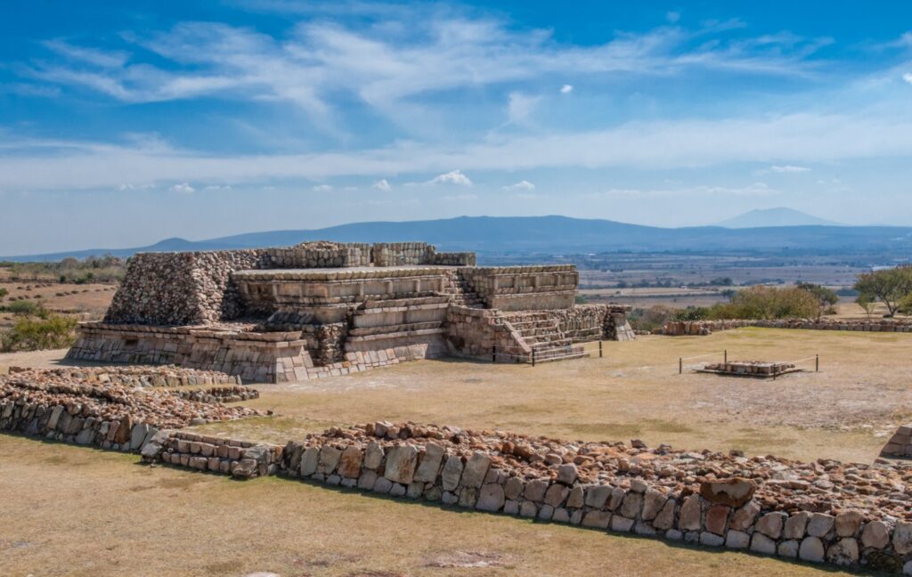 Esperan zonas arqueológicas a visitantes