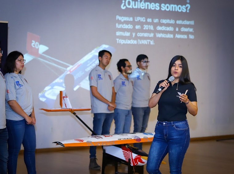 Busca León Joven líderes universitarios