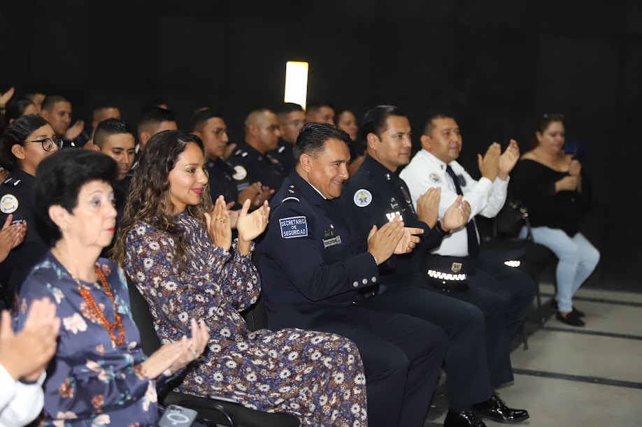 Visita Isaac Hernández a Academia León Guanajuato 5