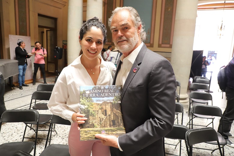 Presentan libro ‘Camino Real Tierra Adentro’