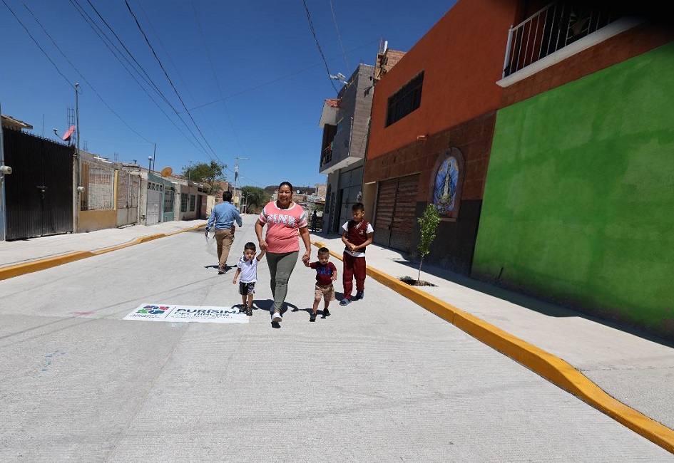 Mejoran calles en Purisima