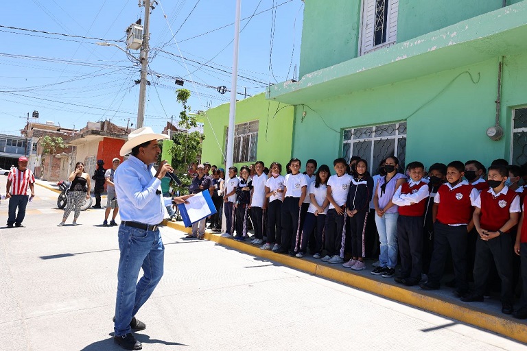 Mejoran calles en Purisima