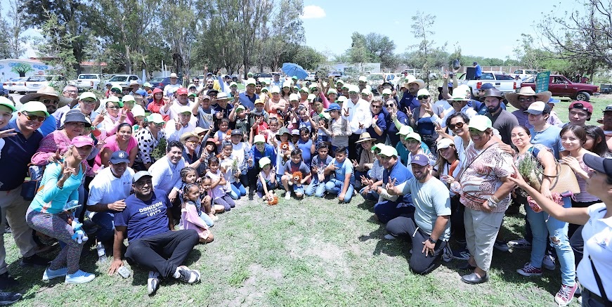 Encabeza Ale jornada de forestación