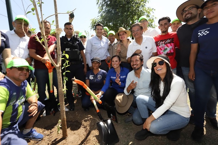 Encabeza Ale jornada de forestación