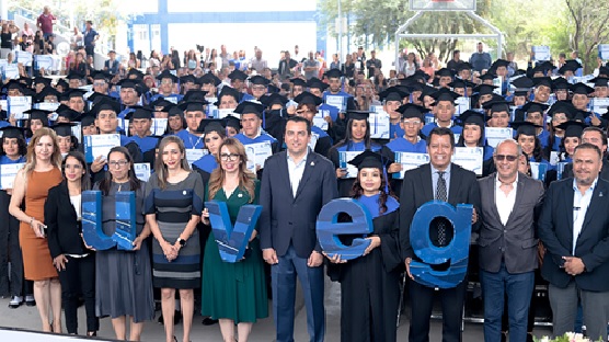 Celebra UVEG graduación de 369 jóvenes