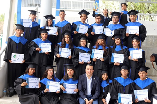 Celebra UVEG graduación de 369 jóvenes