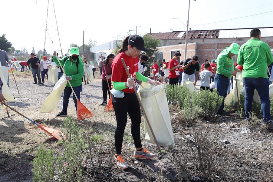 Limpian ‘Nuestro México’ desde León