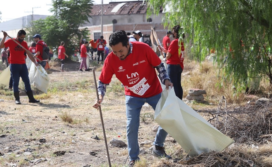 Limpian ‘Nuestro México’ desde León