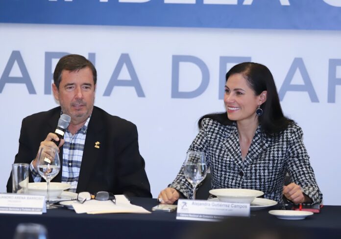 Comparte Ale proyectos de ciudad ante CANACO Comparte Ale proyectos de ciudad ante CANACO