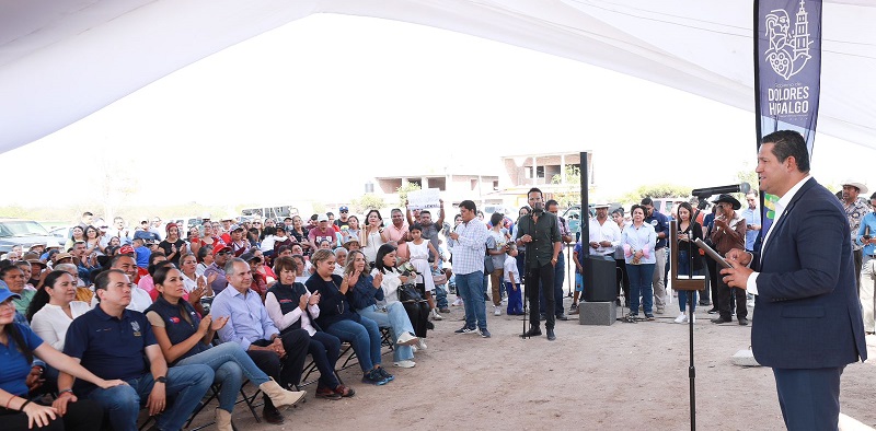 Entrega Gobernador apoyos a agricultores de Dolores Hidalgo
