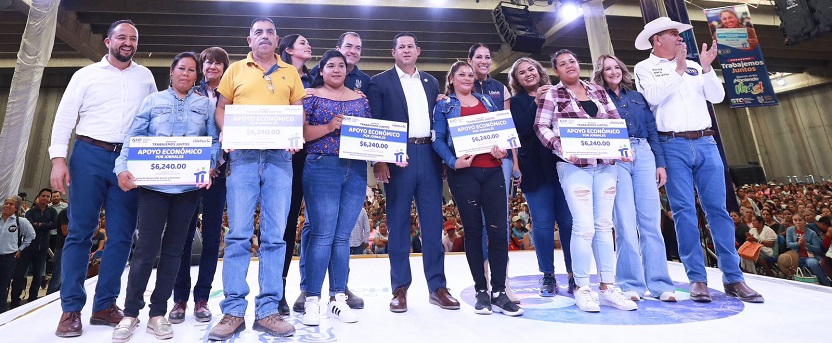 Entrega Gobernador apoyos a agricultores de Dolores Hidalgo