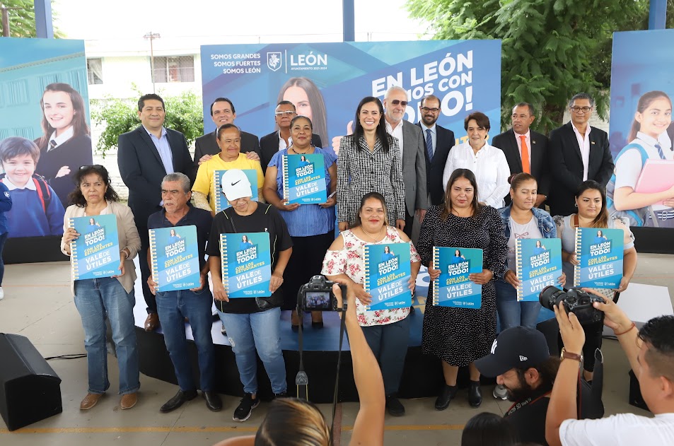 Escuela Apoyo Estudiantes León Guanajuato 3