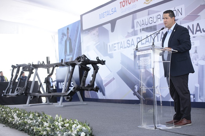 Inaugura Gobernador Metalsa en Apaseo El Grande