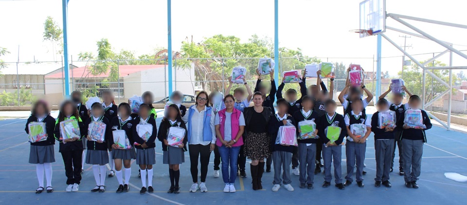 Útiles Escolares Entrega Purísima del Rincón 3