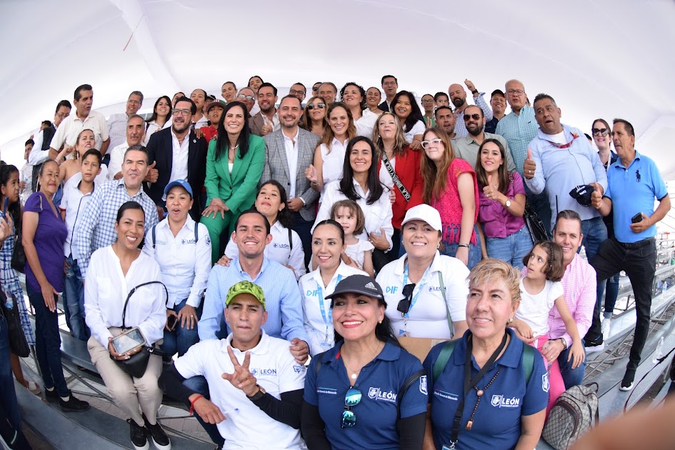 Muestra desfile de León fuerza de protección