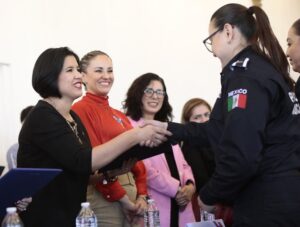 Fortalecen liderazgo de mujeres policía Fortalecen liderazgo de mujeres policía