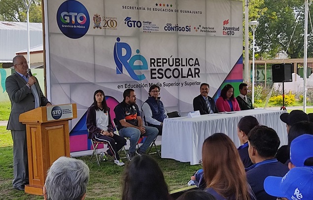 Refuerzan educación con República Escolar