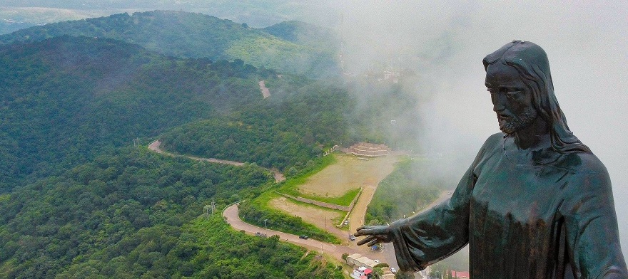 Embellecen el monumento a Cristo Rey