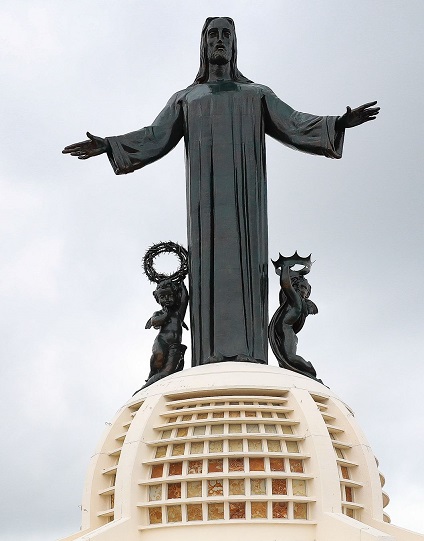 Embellecen el monumento a Cristo Rey