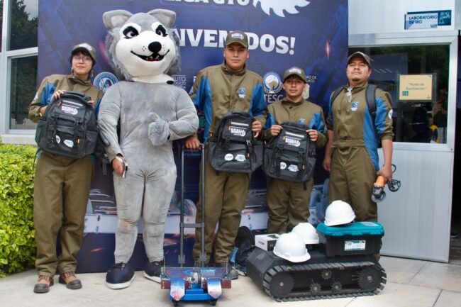 Apoya IECA a estudiantes en Batalla de Robots