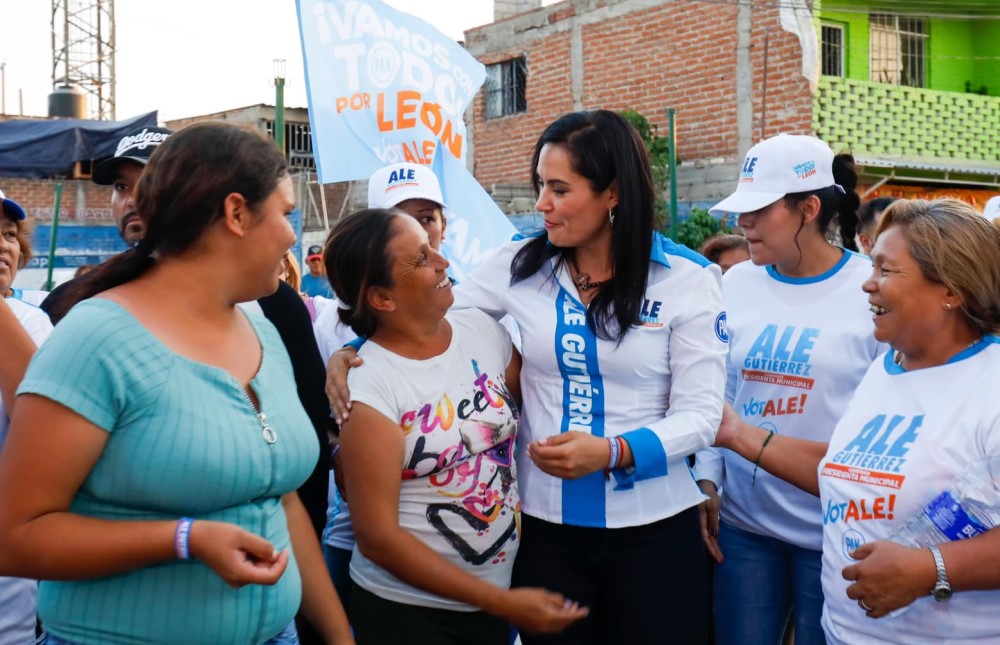 Pide Ale apoyo para seguir construyendo León