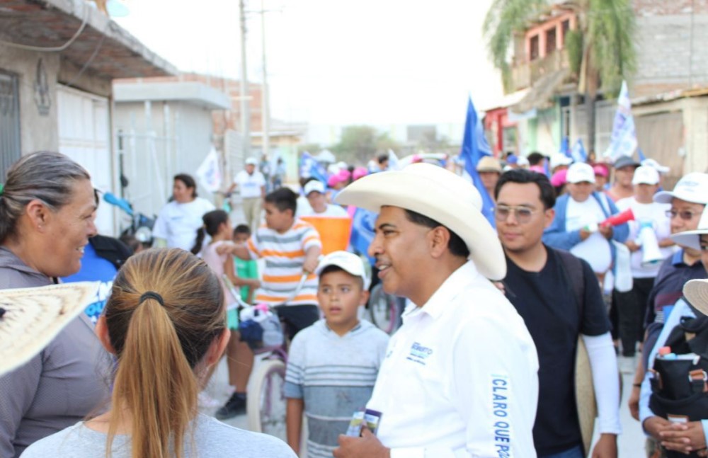 Recopila García Urbano peticiones y propuestas