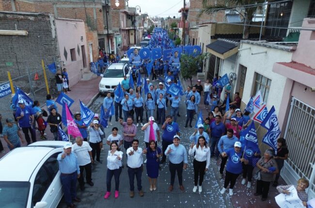 Llama Urbano a votar azul el 2 de junio