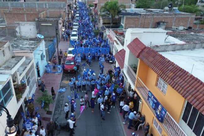 Llama Urbano a votar azul el 2 de junio