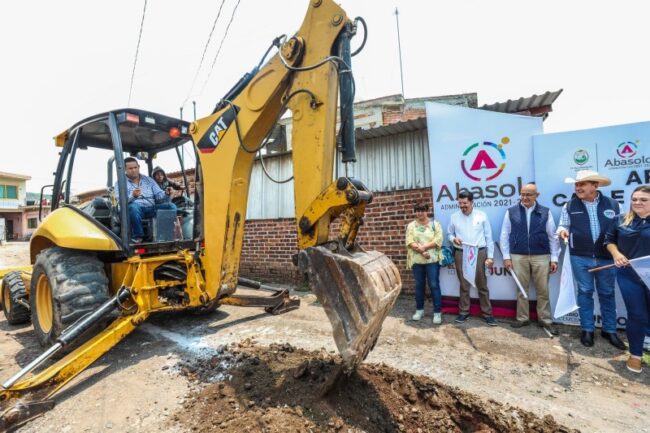 Entrega Gobernador obras Abasolo