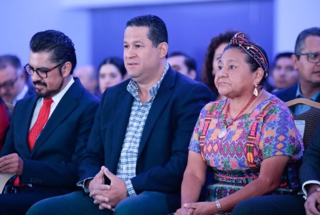 “Voces y Periodismo por la Paz” debaten en León