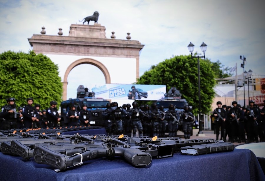 Equipan mejor a Policía de León