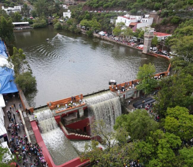 Mantienen viva tradición de apertura de la Presa