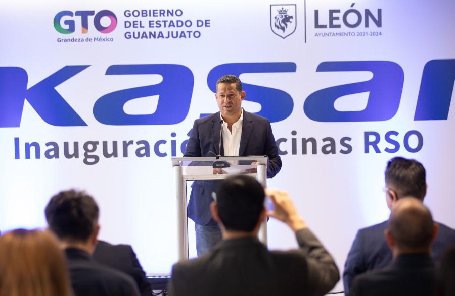 Inaugura Gobernador oficinas de Kasai en León