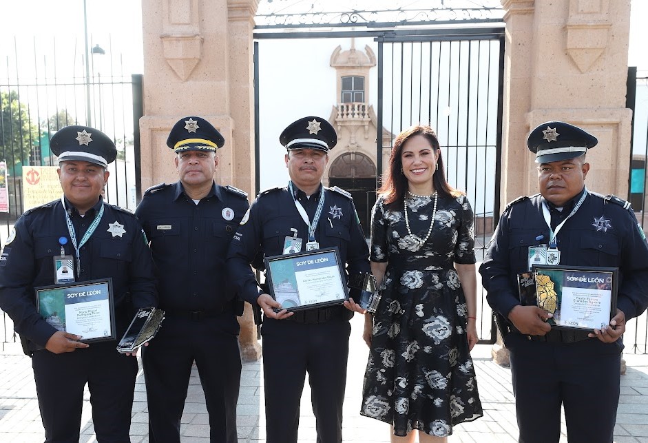 Reconocen a 3 policías con “Soy de León=