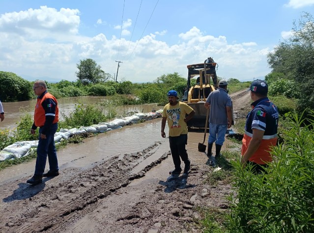 Se rompe bordo de presa en Pénjamo