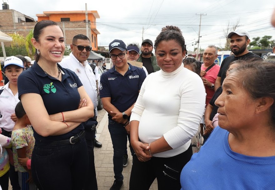 Pide Ale mantener limpio a León