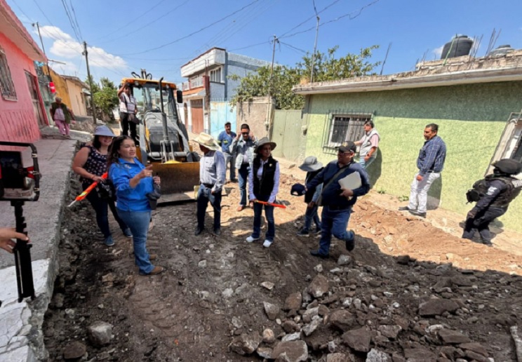 Gobierno y migrantes construyen obras en Acámbaro