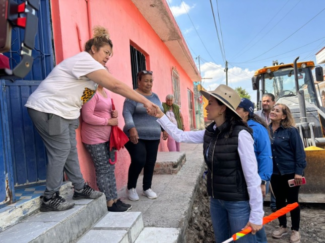 Gobierno y migrantes construyen obras en Acámbaro